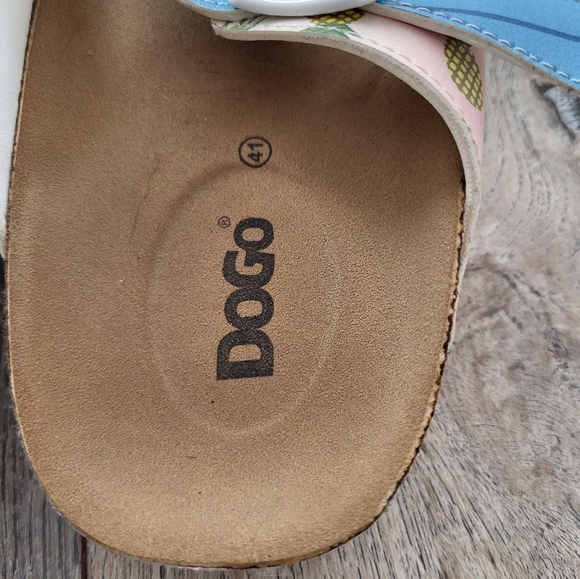 Thonged sandals - Picture 2 of 3